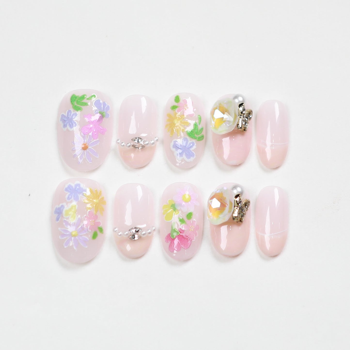Love Scratch | Short Oval Flowers Press-on Nails