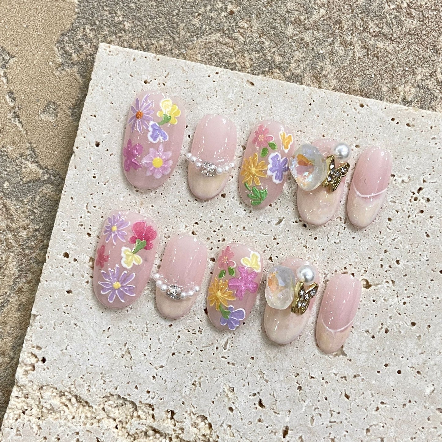 Love Scratch | Short Oval Flowers Press-on Nails