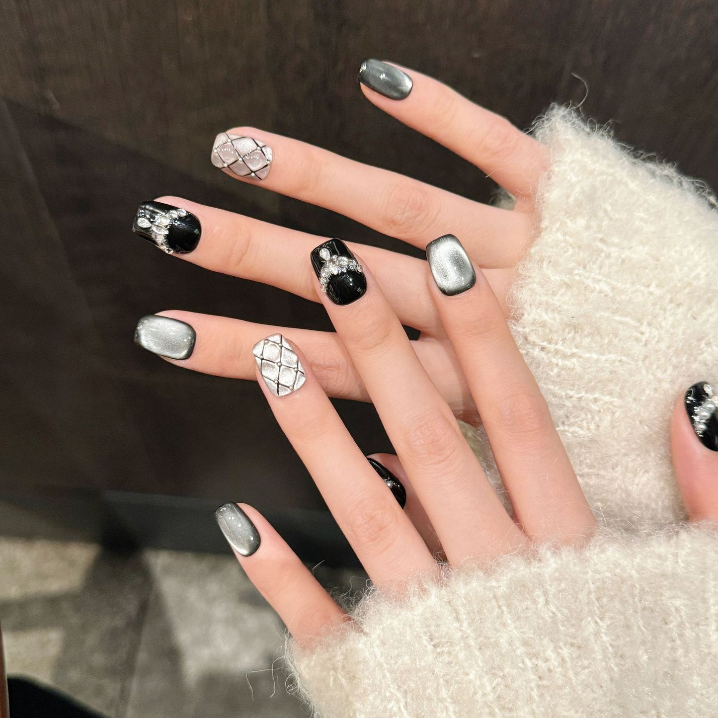 Love Scratch | Black Short Coffin 4D Press-on Nails
