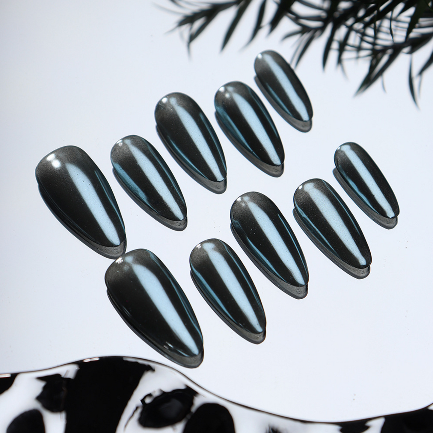 Love Scratch | Silver Regular Almond Metallic Press-on Nails