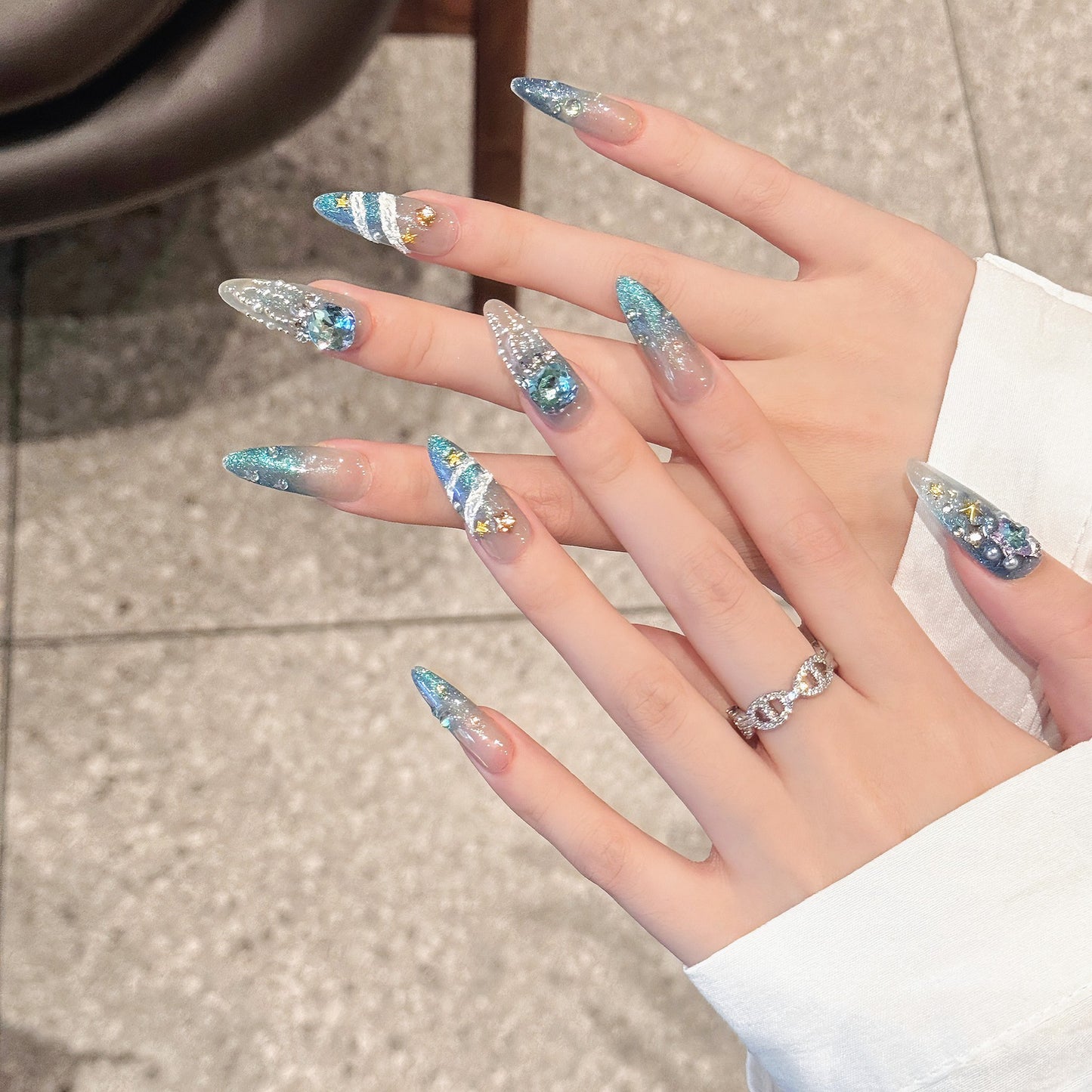 Love Scratch | Blue Long Oval Shinning Press-on Nails