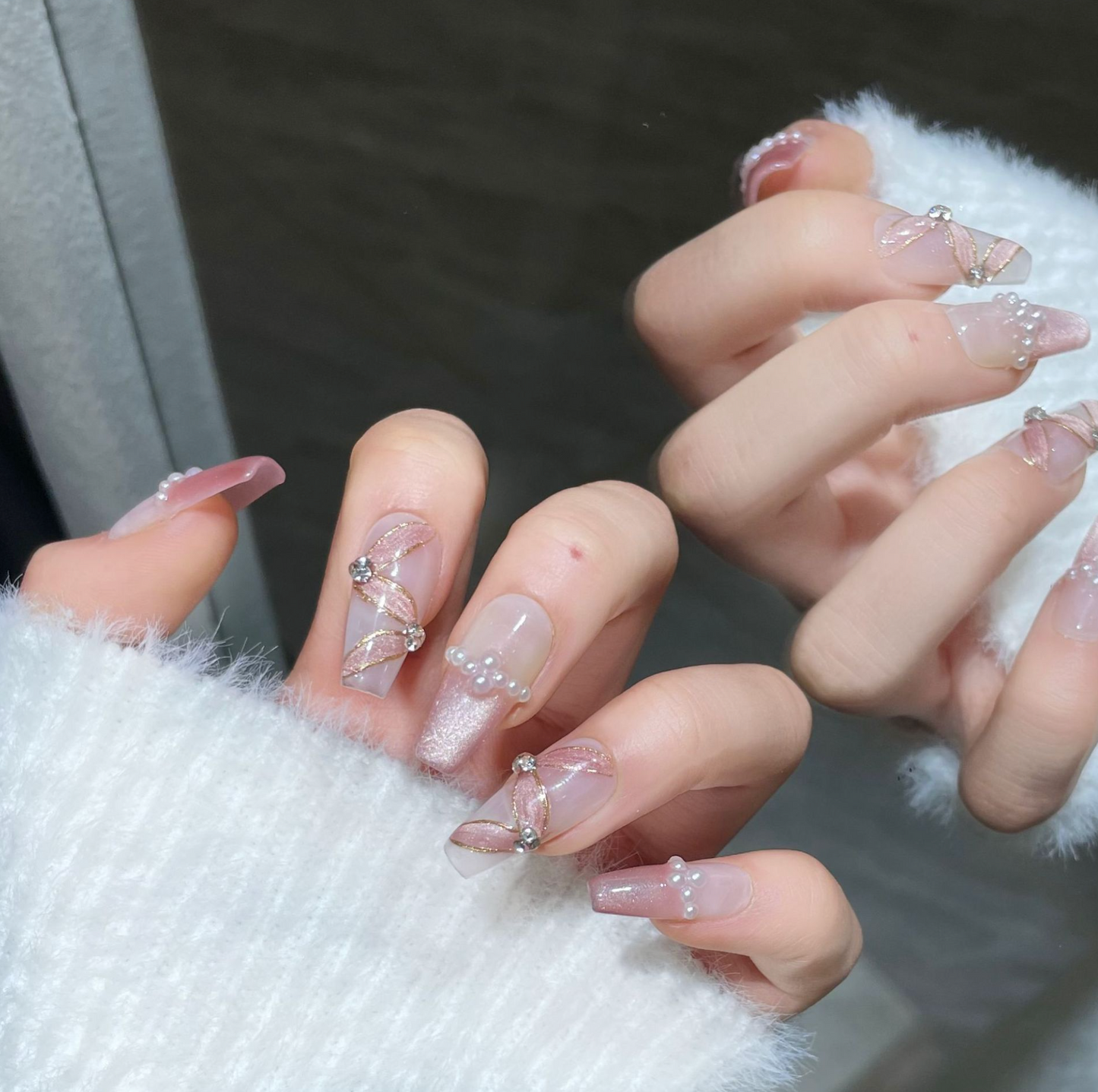 Love Scratch | Pink Mid Length Coffin Diamond Press-on Nails