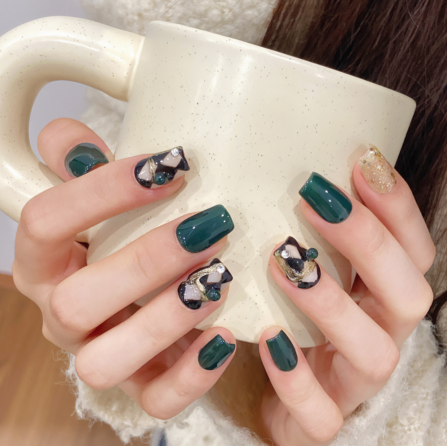 Love Scratch | Green Short Coffin Plaid Press-on Nails