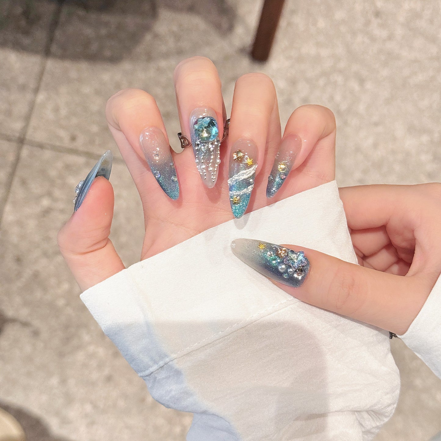 Love Scratch | Blue Long Oval Shinning Press-on Nails