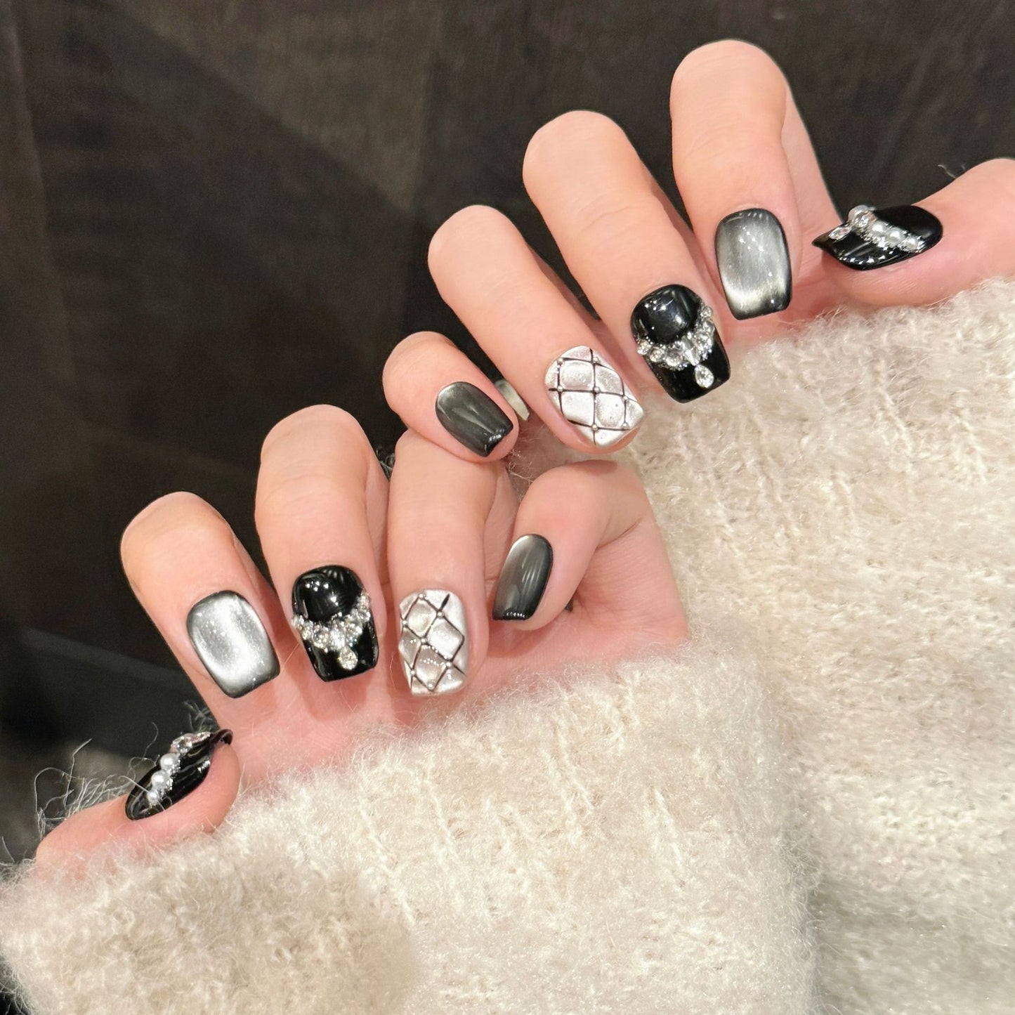 Love Scratch | Black Short Coffin 4D Press-on Nails