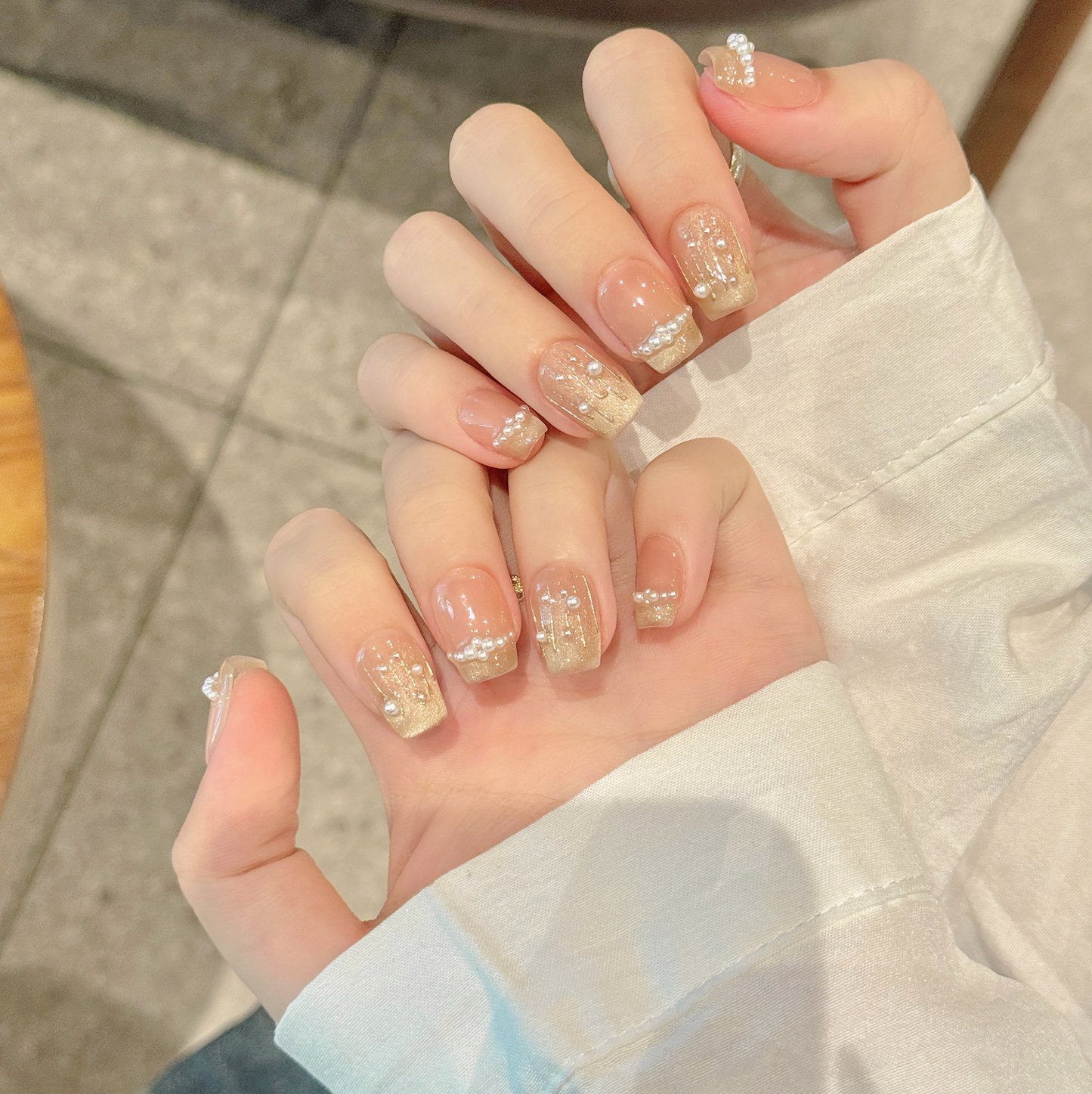 Love Scratch | Almond Short Coffin Peral Press-on Nails