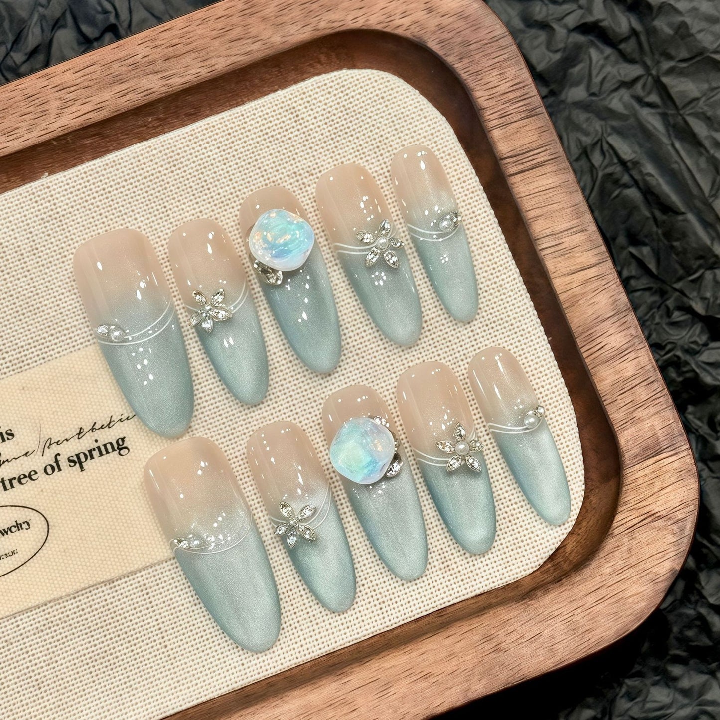 Love Scratch | Green Long Oval Shinning Press-on Nails