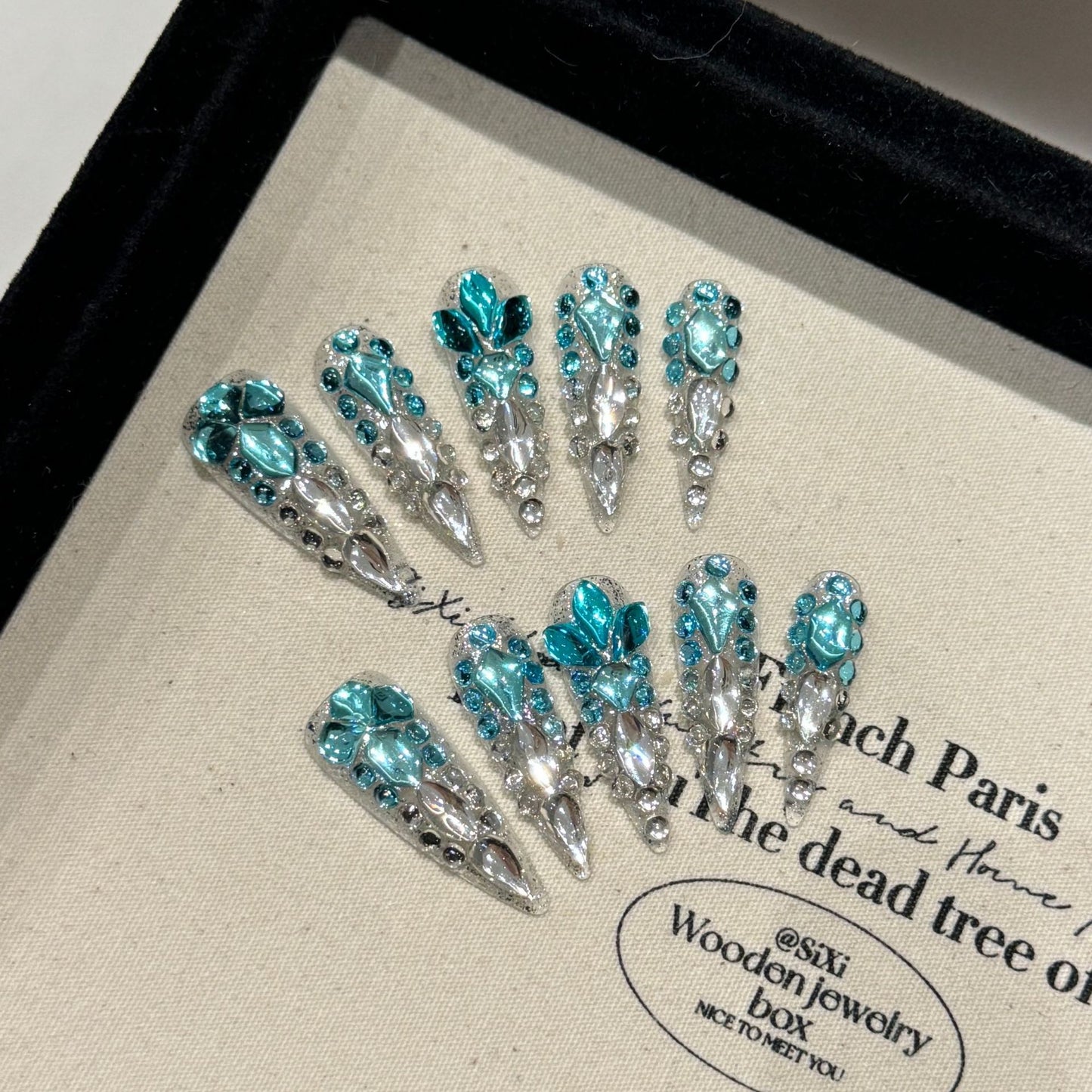 Love Scratch | Blue Long Stiletto Rhine Stone Press-on Nails