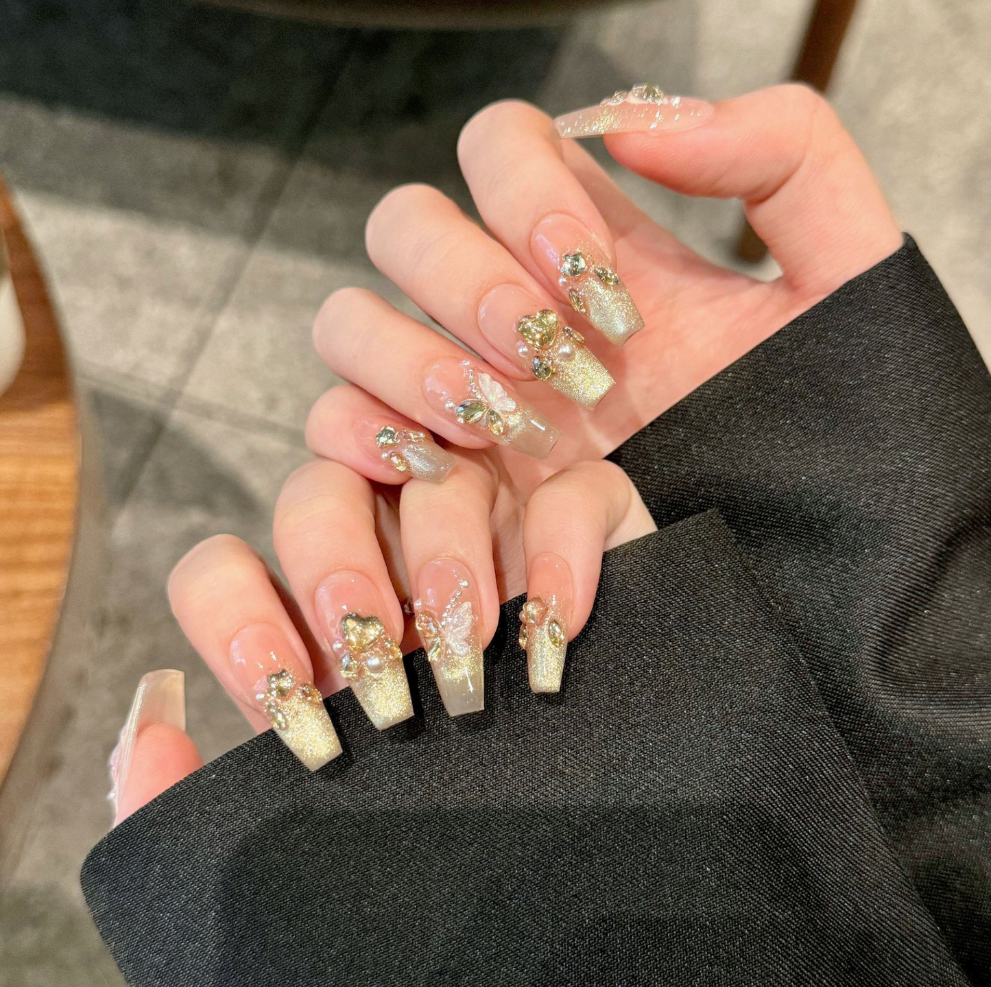 Love Scratch | Almond Mid Length Coffin Diamond Press-on Nails