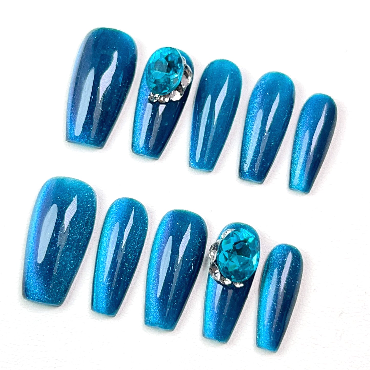 Melbourne Blue Mid Length Cat Eye Press-on Nails